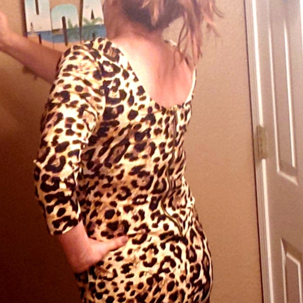 Dress - Picture 2 of 10
